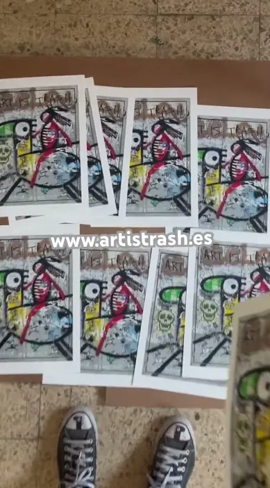 PRINTS 1/50 www. es – Street-Art in Barcelona: Szene aus dem Art-Is-Trash-Video von Francisco de Pájaro