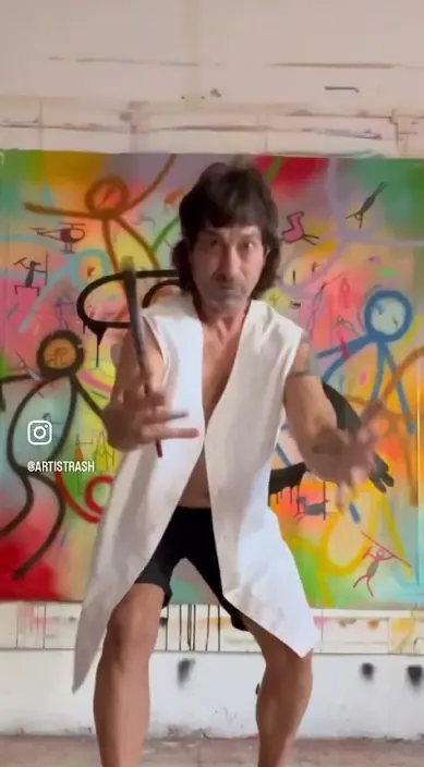 PRÓXIMA EXPOSICIÓN EN BCN. Del 28 Septiembre/29 Octubre. C/ Barra de Ferro, 8 (Borne) – Street-Art: Szene aus dem Art-Is-Trash-Video von Francisco de Pájaro