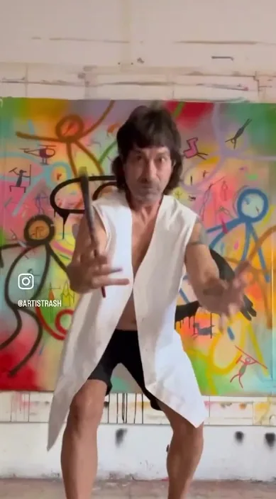 PRÓXIMA EXPOSICIÓN EN BCN. Del 28 Septiembre/29 Octubre. C/ Barra de Ferro, 8 (Borne) – Street-Art: Szene aus dem Art-Is-Trash-Video von Francisco de Pájaro