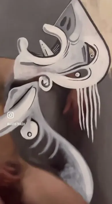 PRÓXIMA EXPOSICIÓN. 👉www.artistrash.es #art #urbanart #arte #barcelona Próxima exposición. www. es – Street-Art: Szene aus dem Art-Is-Trash-Video von Francisco de Pájaro