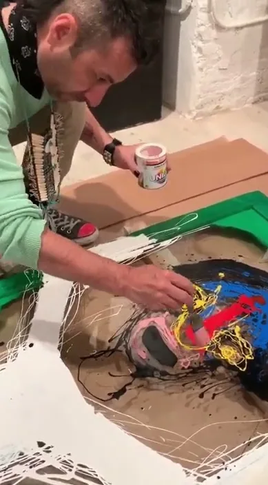 Puerta reciclada – Street-Art in Barcelona: Szene aus dem Art-Is-Trash-Video von Francisco de Pájaro