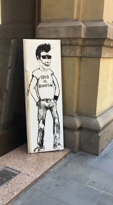 Reguetón. www. es – Street-Art in Barcelona: Szene aus dem Art-Is-Trash-Video von Francisco de Pájaro