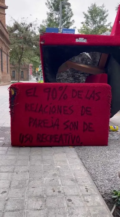 Relaciones de pareja – Street-Art in Barcelona: Szene aus dem Art-Is-Trash-Video von Francisco de Pájaro