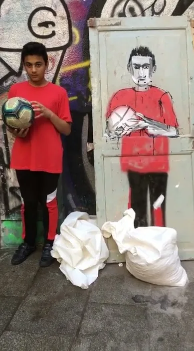 Retrato en la basura – Street-Art in Barcelona: Szene aus dem Art-Is-Trash-Video von Francisco de Pájaro