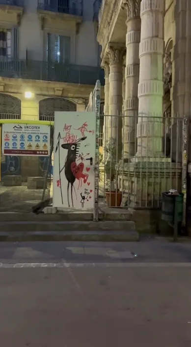 Territorio indio. www. es – Street-Art in Barcelona: Szene aus dem Art-Is-Trash-Video von Francisco de Pájaro