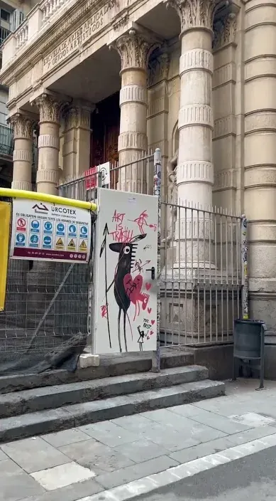 THE BEST/el mejor. www. es – Street-Art in Barcelona: Szene aus dem Art-Is-Trash-Video von Francisco de Pájaro