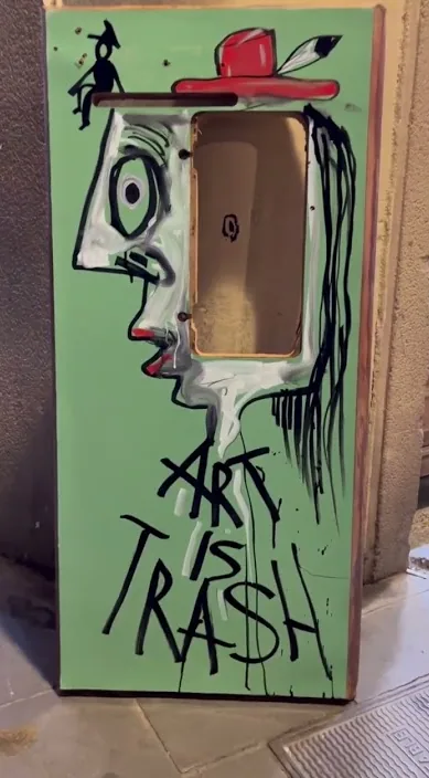 Un regalo www. es – Street-Art in Barcelona: Szene aus dem Art-Is-Trash-Video von Francisco de Pájaro