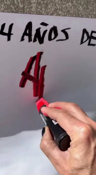 Veterano en la basura. es â Street-Art in Barcelona: Szene aus dem Art-Is-Trash-Video von Francisco de PĂĄjaro
