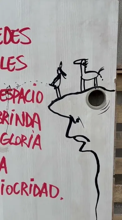 Yo, el rey de la mediocridad. www. es – Street-Art in Barcelona: Szene aus dem Art-Is-Trash-Video von Francisco de Pájaro